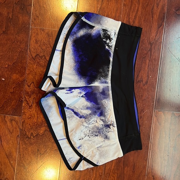 Lululemon Milky Way Multi Print Black Run: Speed Short size 4 - Picture 1 of 4